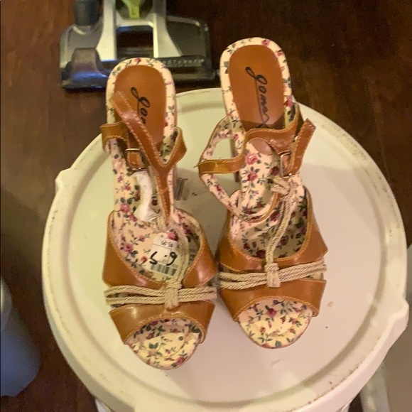 Shoes - Picture 7 of 12